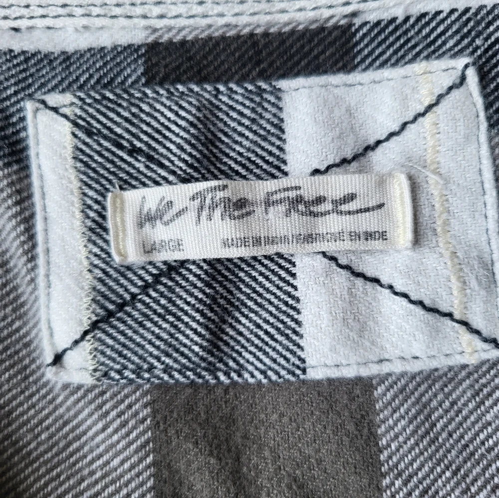 We The Free/Free People Izzy Cargo Plaid Flannel Shirt Size Large - Picture 7 of 10